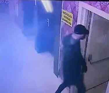 Otoparktaki cinayette sis perdesi aralanıyor! Ensesinden tek kurşunla öldürülen iş adamının eşi ve sağ kolu gözaltında Otoparktaki cinayette sis perdesi aralanıyor! Ensesinden tek kurşunla öldürülen iş adamının eşi ve sağ kolu gözaltında