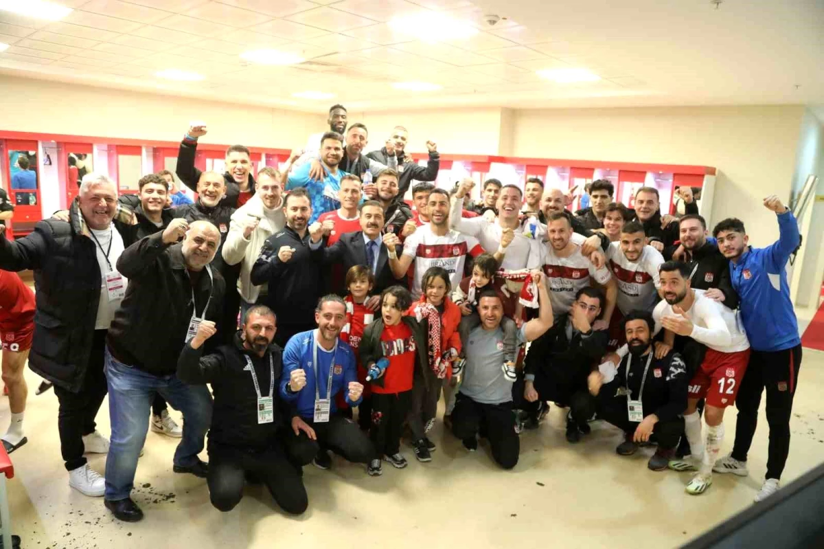 Sivasspor, Pendikspor\'u 4-1 mağlup ederek 9. galibiyetini aldı