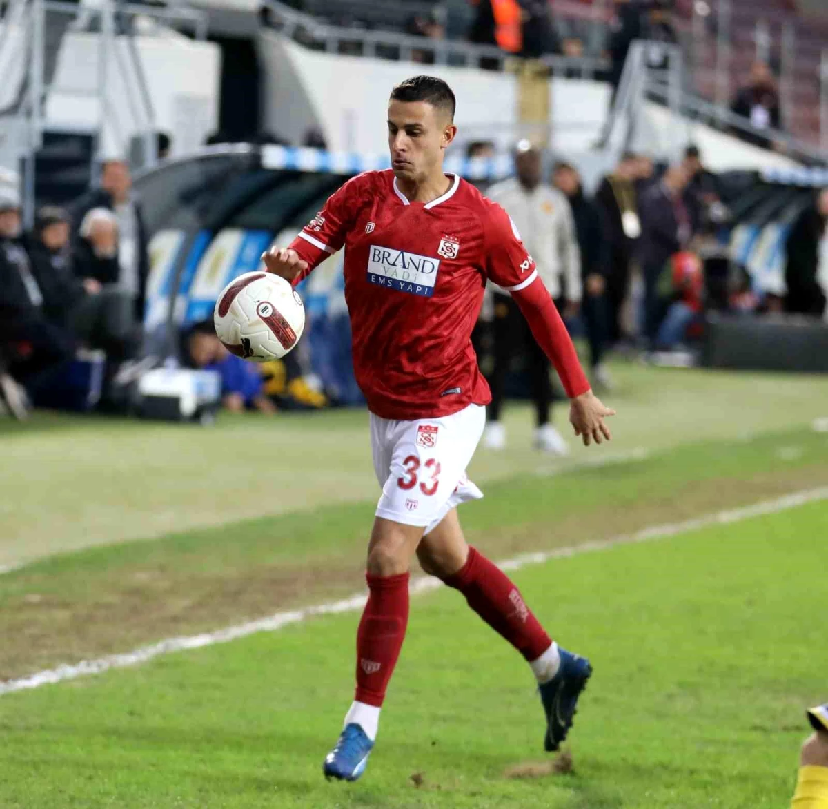 Sivassporlu Futbolcu Bartuğ Elmaz\'ın Omuzu Çıktı