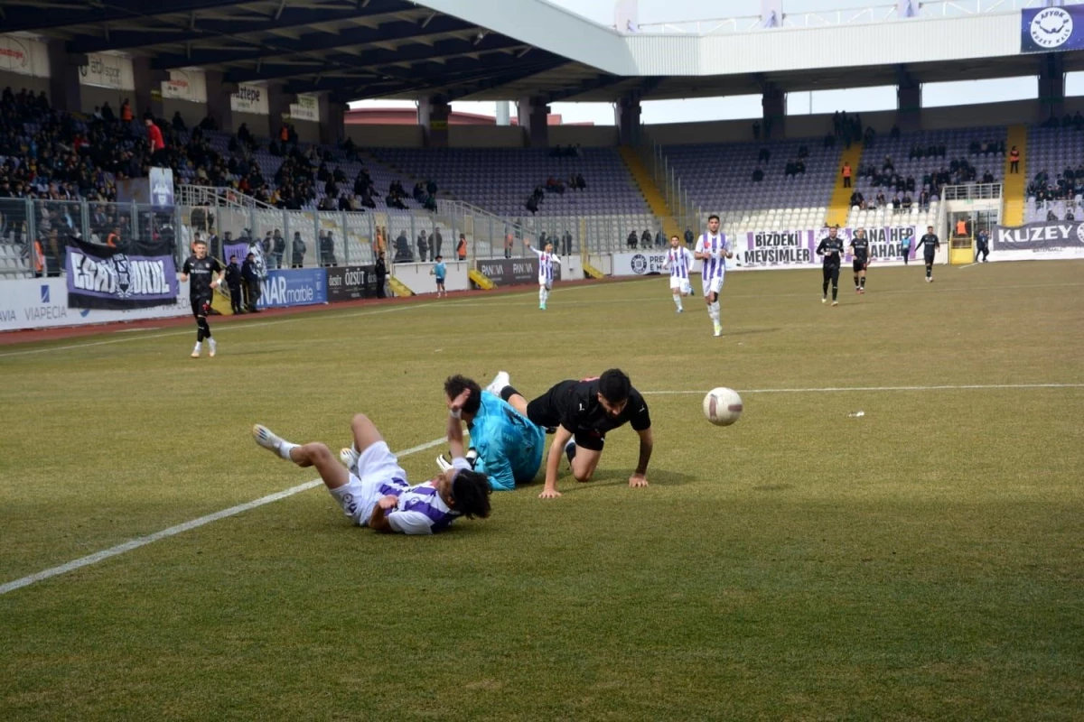 TFF 2. Lig Beyaz Grup\'ta Afyonspor ve Diyarbekirspor 0-0 berabere kaldı
