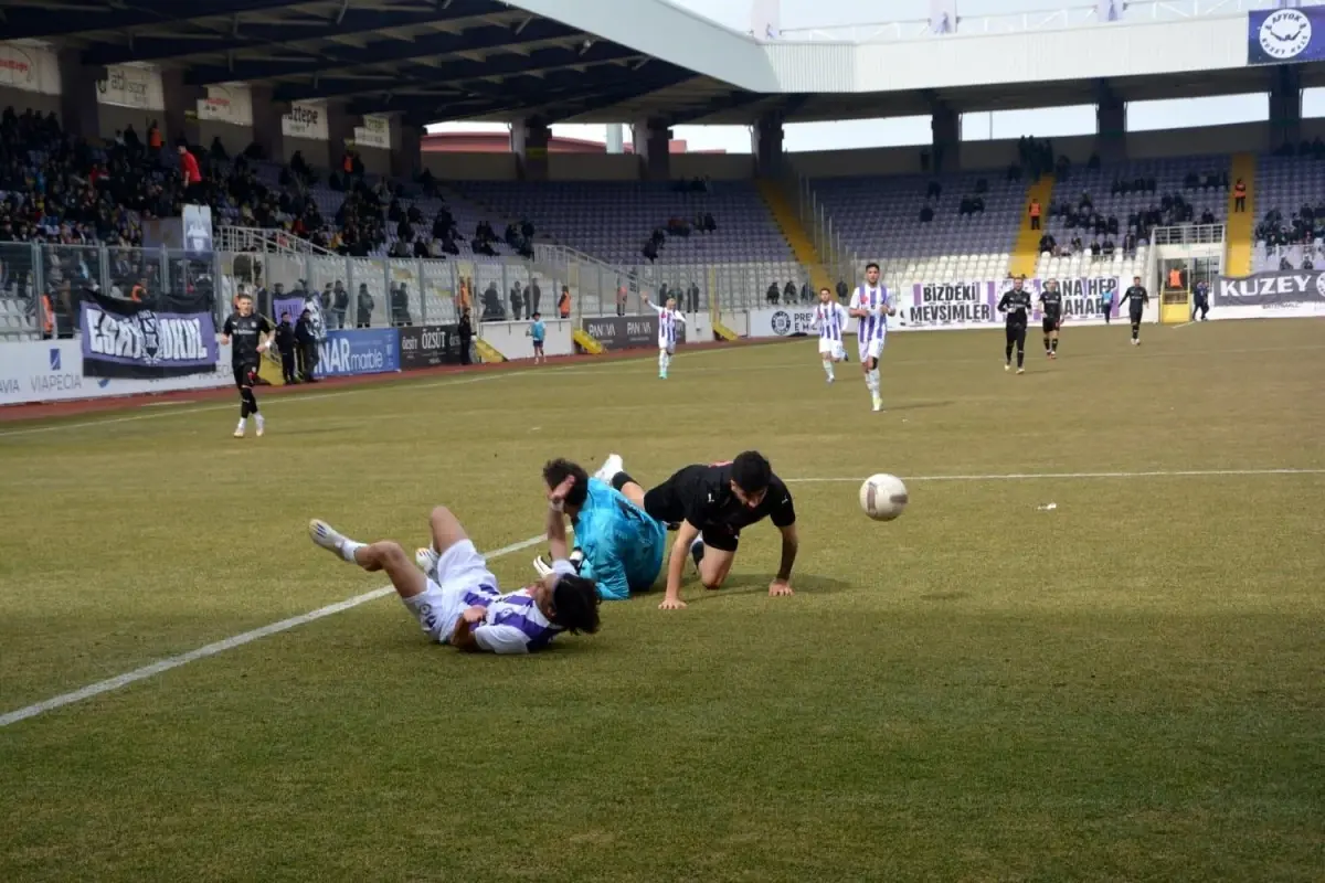 TFF 2. Lig Beyaz Grup\'ta Afyonspor ve Diyarbekirspor 0-0 berabere kaldı