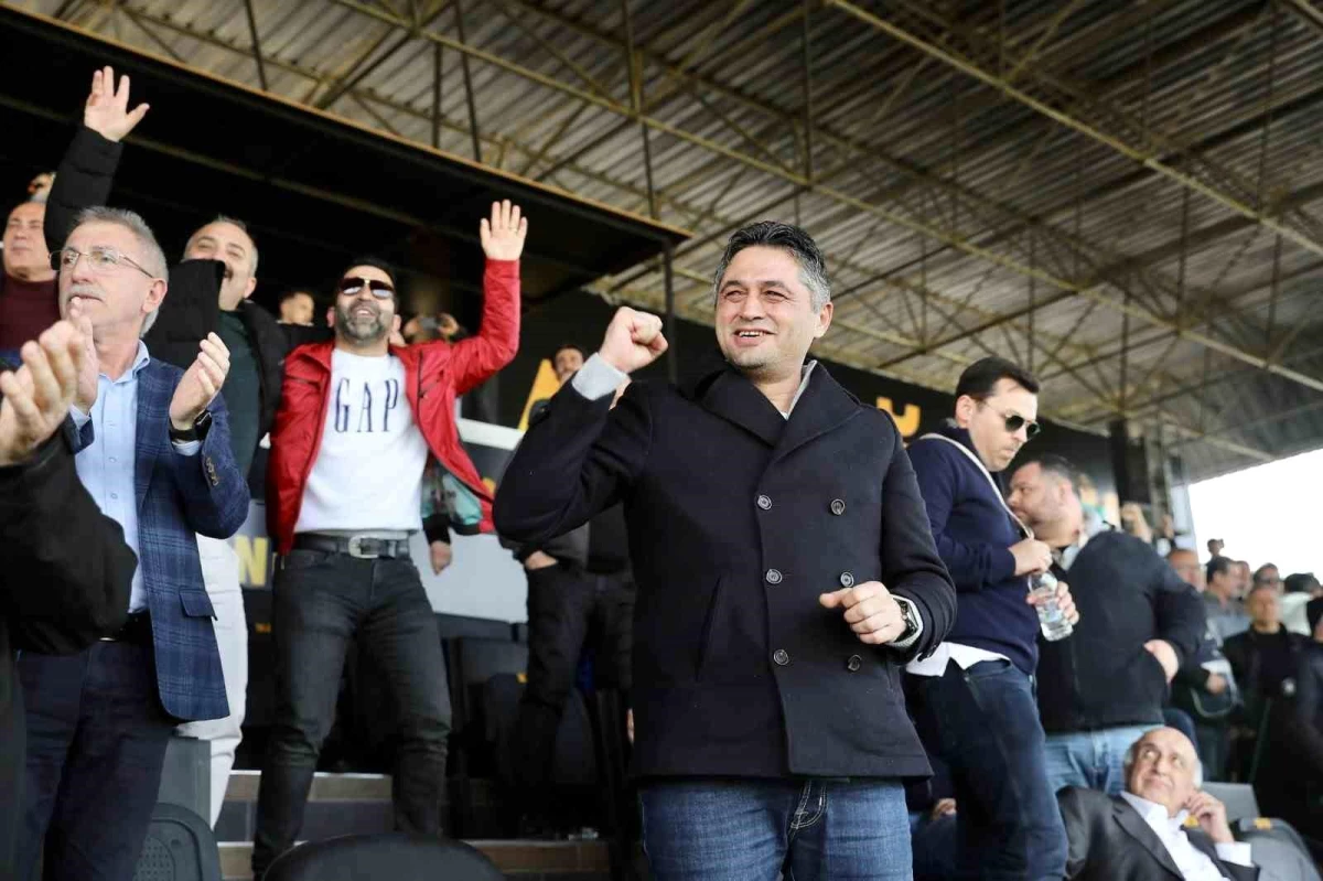 Aliağaspor FK, evinde 52 Orduspor FK\'yı mağlup etti