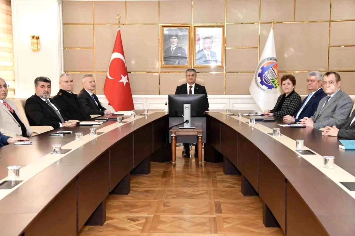 Karabük Valisi Mustafa Yavuz Başkanlığında 2024 Yılı Acil Çağrı Hizmetleri Koordinasyon Toplantısı Yapıldı