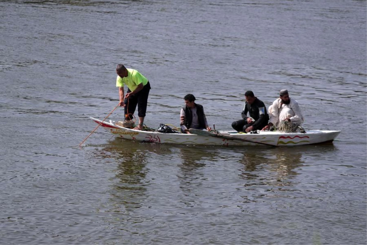 Nil Nehri\'nde Feribot Kazası: 3 Kişi Hayatını Kaybetti