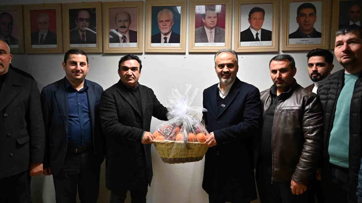 Bursa Büyükşehir Belediye Başkanı Alinur Aktaş, Hikmet Şahin Kent Hali ve Balık Hali\'ni ziyaret etti
