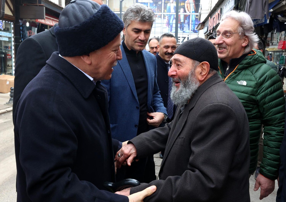 Erzurum Büyükşehir Belediye Başkanı Mehmet Sekmen Seçim Çalışmalarına Devam Ediyor
