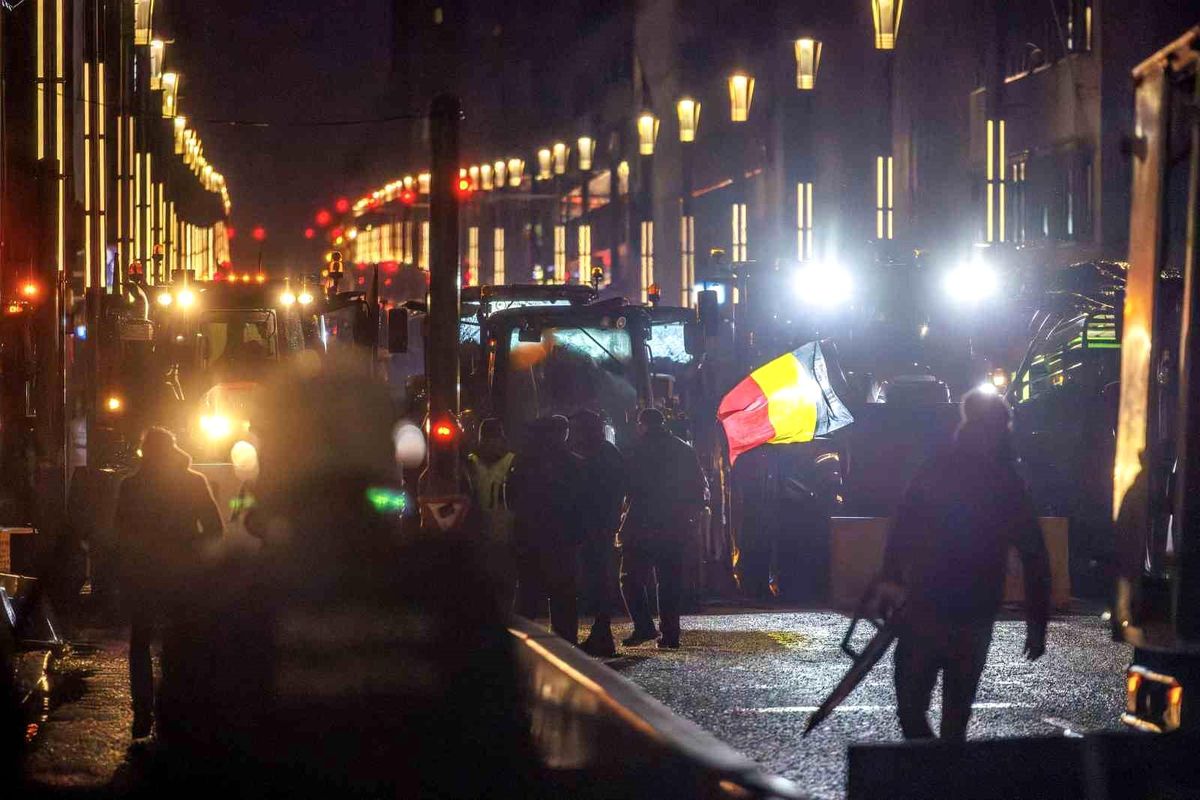 Belçika\'da çiftçilerin AB\'ye karşı protestosu şiddetlendi