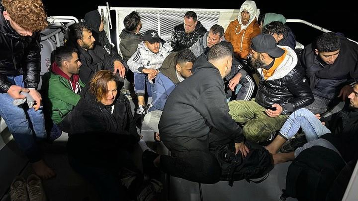 Bodrum\'da 79 düzensiz göçmen yakalandı, 1 göçmen kaçakçısı gözaltına alındı