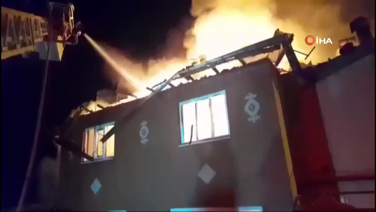 Burdur\'da 3 Katlı Bina Alevlere Teslim Oldu