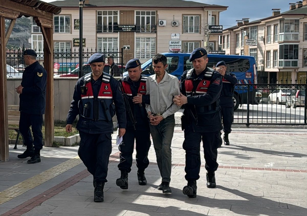 Burdur\'da Çobanı Öldürdüğü İddiasıyla Tutuklandı