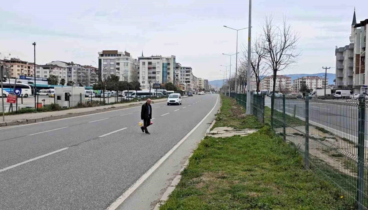 Bursa\'da Kadına Otomobil Çarptı: Hayatını Kaybetti