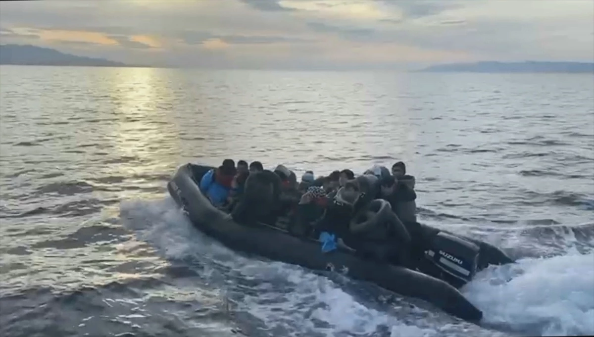 Çanakkale açıklarında 169 düzensiz göçmen yakalandı