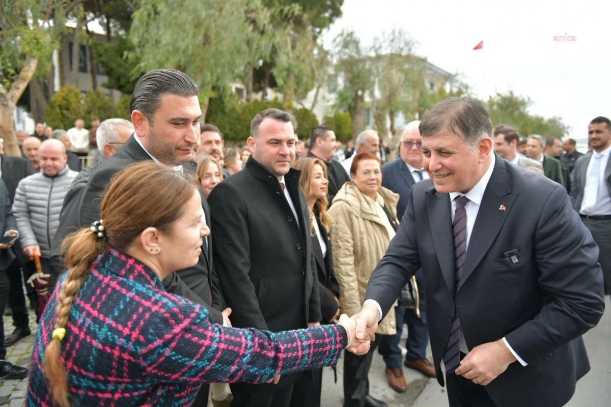 CHP İzmir Büyükşehir Belediye Başkan Adayı Cemil Tugay, Çeşme\'de Seçim Çalışmalarına Devam Ediyor