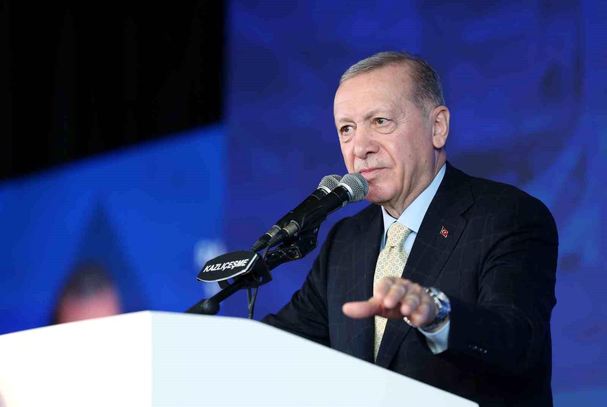 Cumhurbaşkanı Erdoğan, "İstanbul 5 yıldır yeniden çöp, çamur, çukur oldu.