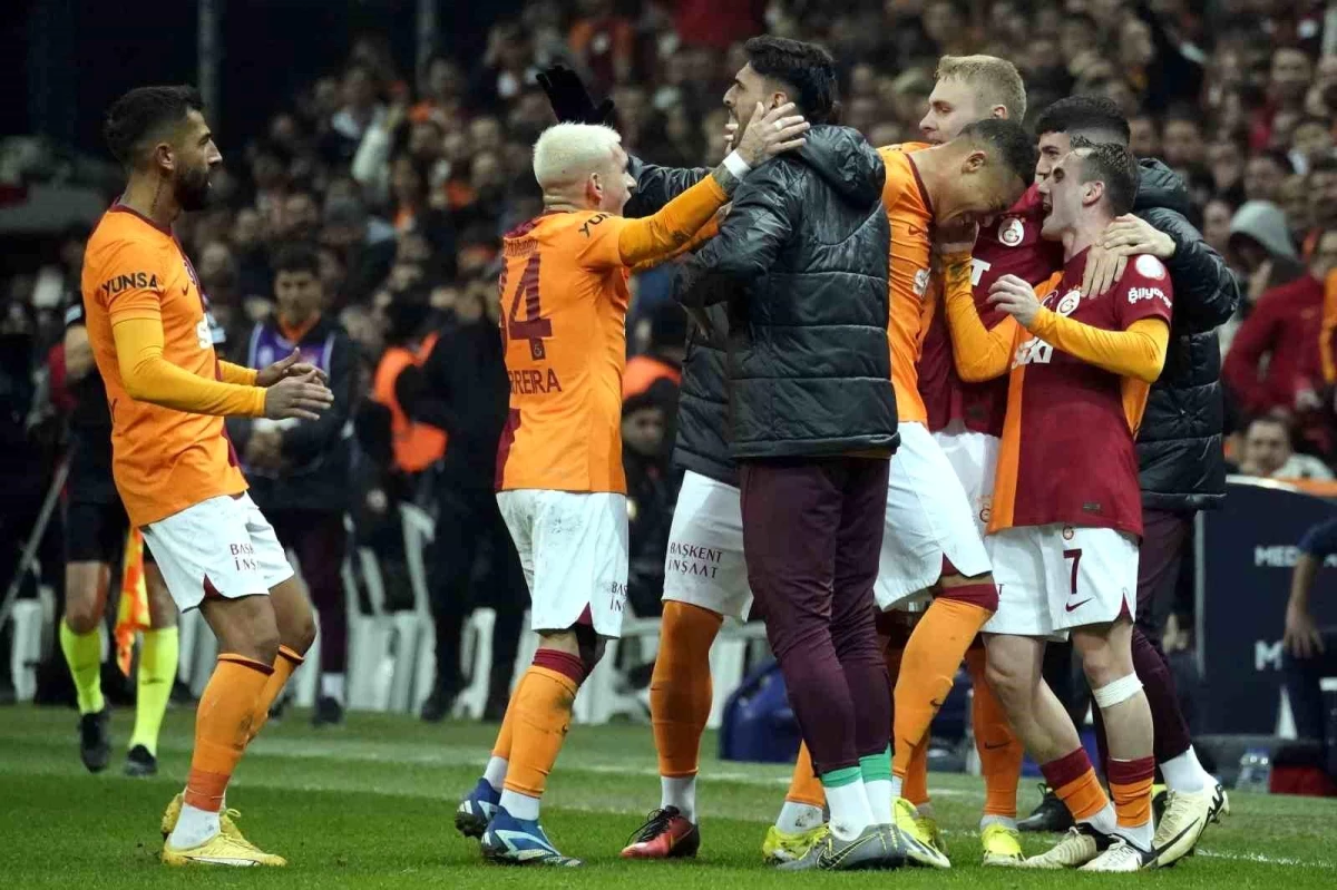 Galatasaray, Antalyaspor\'a karşı yenilmezlik serisini sürdürdü