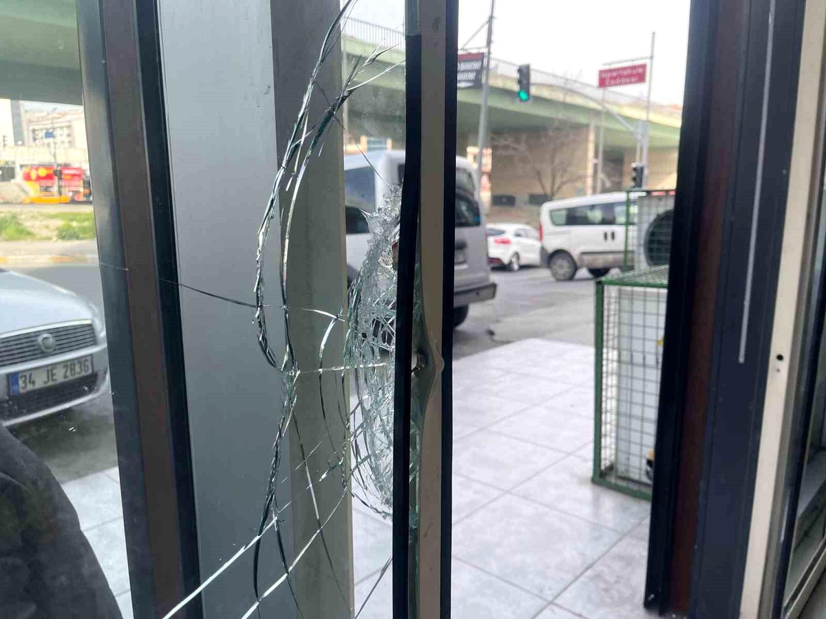 Esenyurt\'ta şüpheli şahıs kasap dükkanını ikinci kez kurşunladı