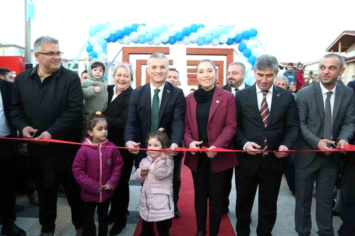 Trabzon Yomra\'da Cumhuriyet Parkı ve Sosyal Yaşam Alanı açıldı