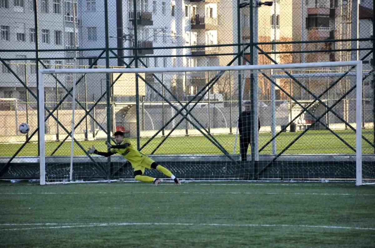 Erciyes Esen Makina FK, penaltılarla finale yükseldi