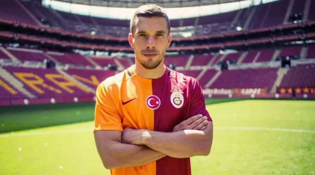Lukas Podolski dönerci oldu servetine servet kattı