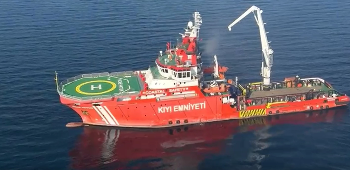 Marmara Denizi\'nde batan geminin kayıp mürettebatı için arama çalışmaları devam ediyor
