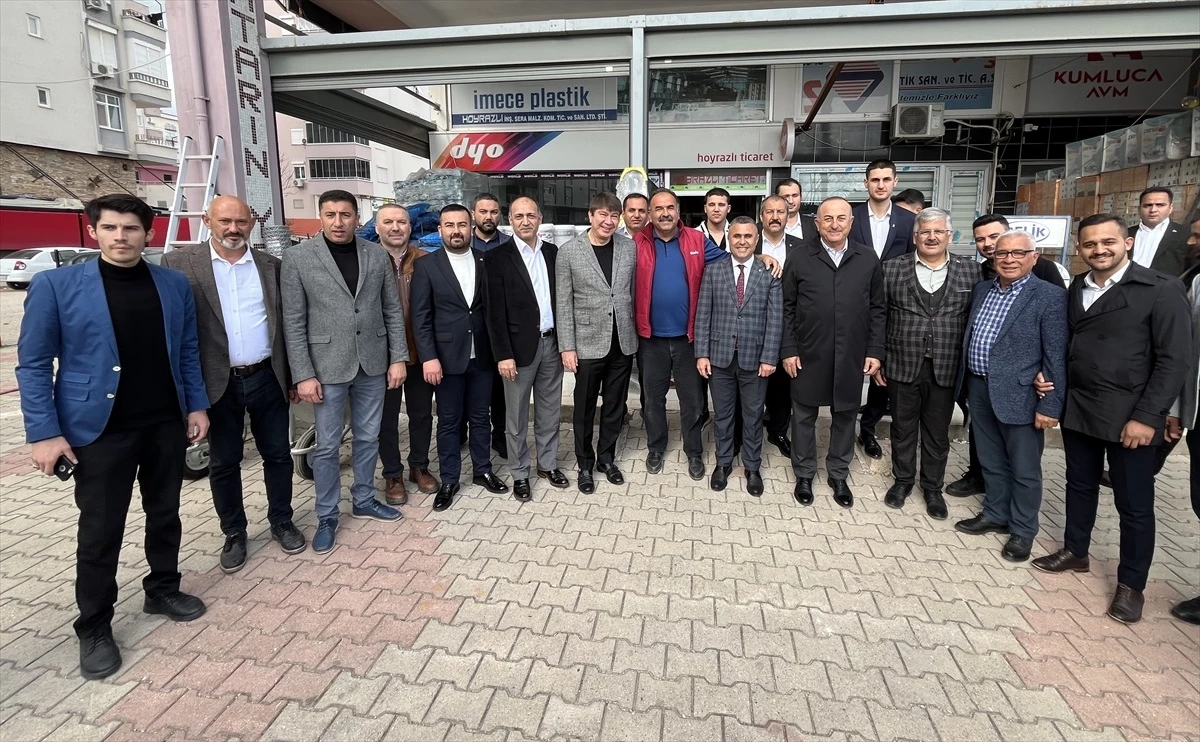 AK Parti Antalya Milletvekili Mevlüt Çavuşoğlu Kumluca\'da ziyaretlerde bulundu