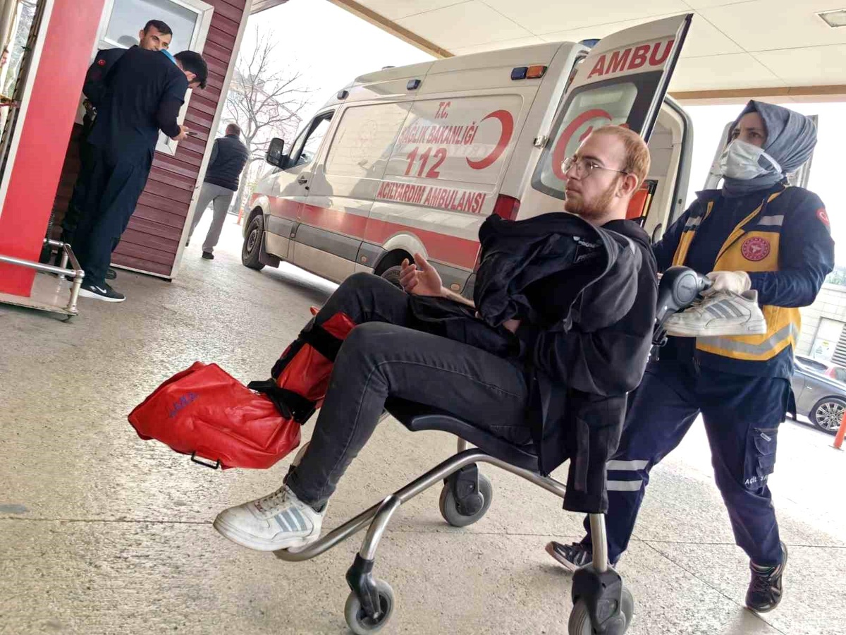 İnegöl\'de motosikletin yayaya çarptığı kazada 2 kişi yaralandı