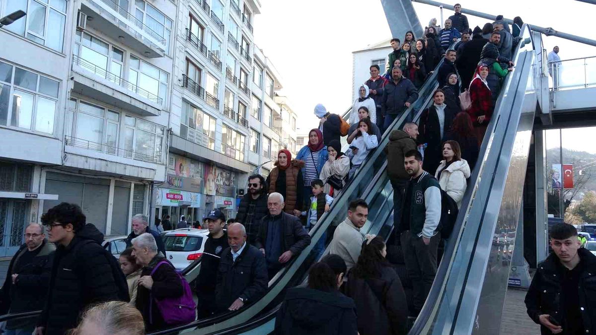 Ordu\'da Şüpheli Çanta Kontrollü Olarak Patlatıldı