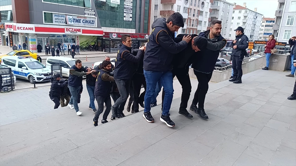 Tekirdağ\'da Nitelikli Yağma Suçundan 5 Şüpheli Tutuklandı