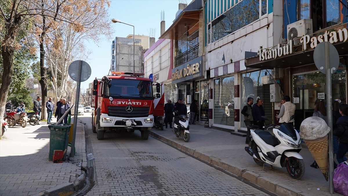 Adıyaman\'da çıkan yangın söndürüldü, 2 kişi hafif şekilde yaralandı