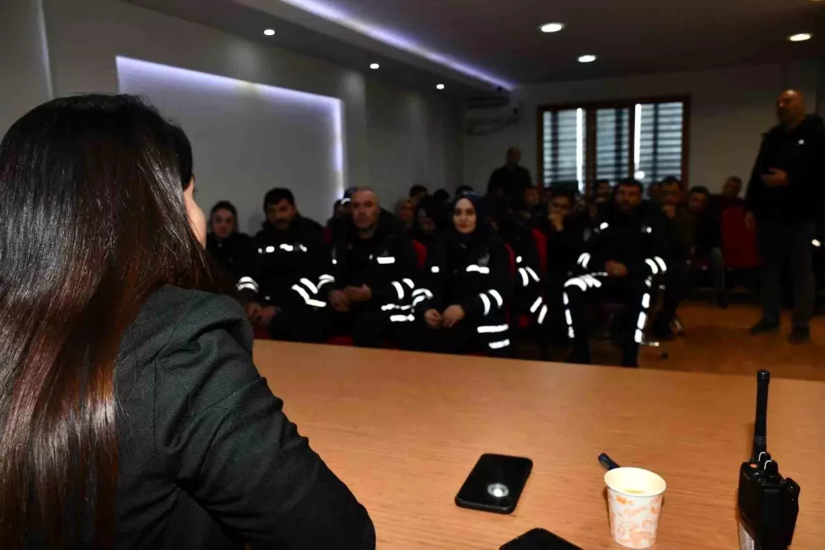 Doğubayazıt Belediye Başkanı Yıldız Acar, belediye personeliyle bir araya geldi