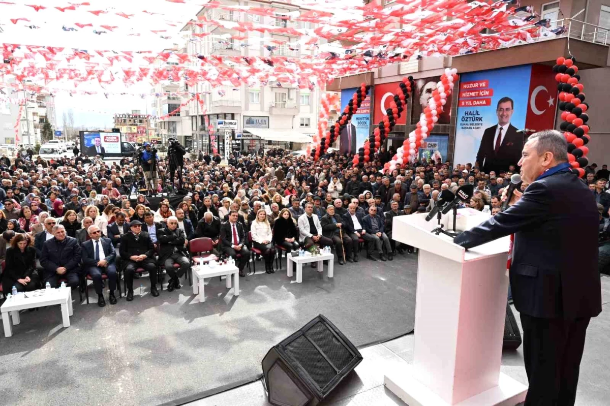 Antalya Büyükşehir Belediye Başkanı Muhittin Böcek, Elmalı Seçim Koordinasyon Merkezi\'nin Açılışında Birlik ve Beraberlik Mesajı Verdi