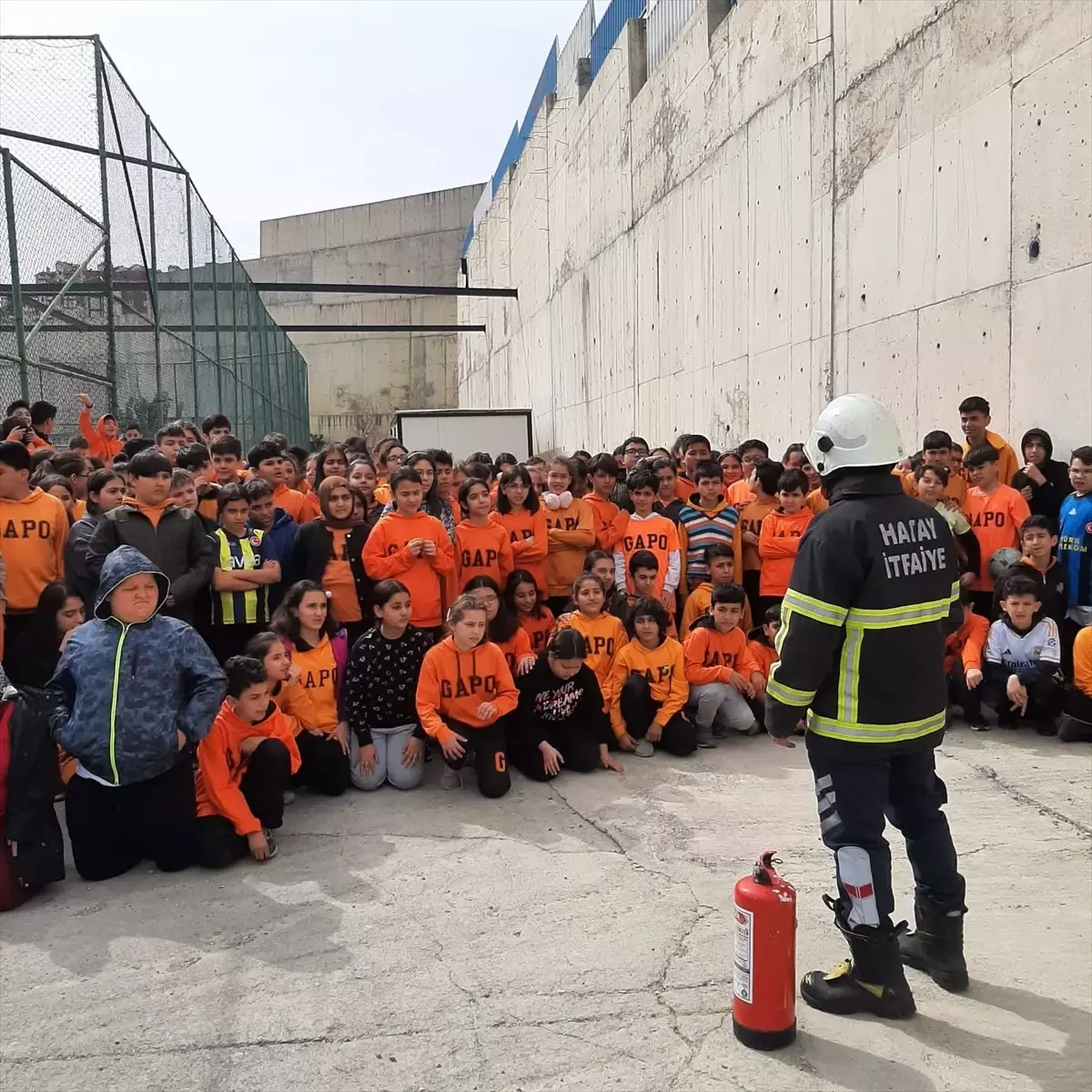 Belen ilçesinde ortaokul öğrencilerine yangın güvenliği eğitimi verildi