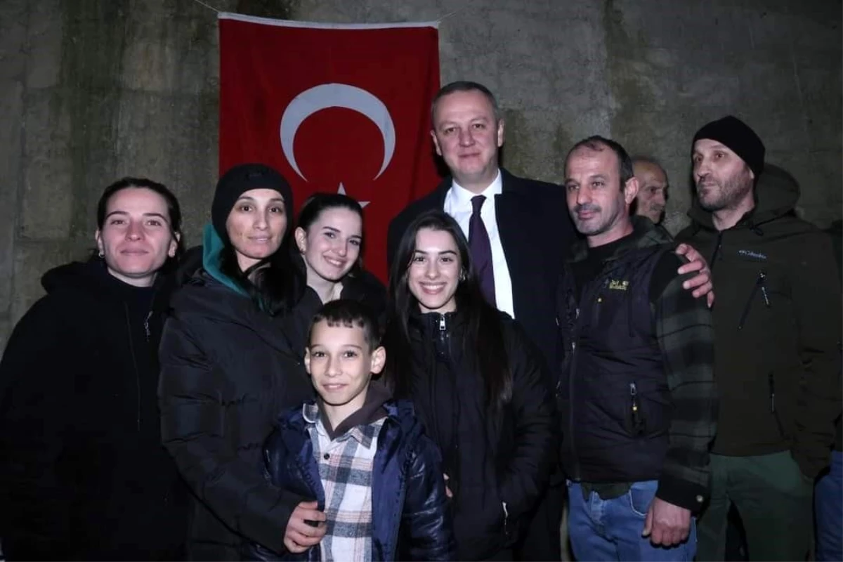 Zonguldak Belediye Başkanı Dr. Ömer Selim Alan, Birlik Mahallesi\'nde Vatandaşlarla Buluştu