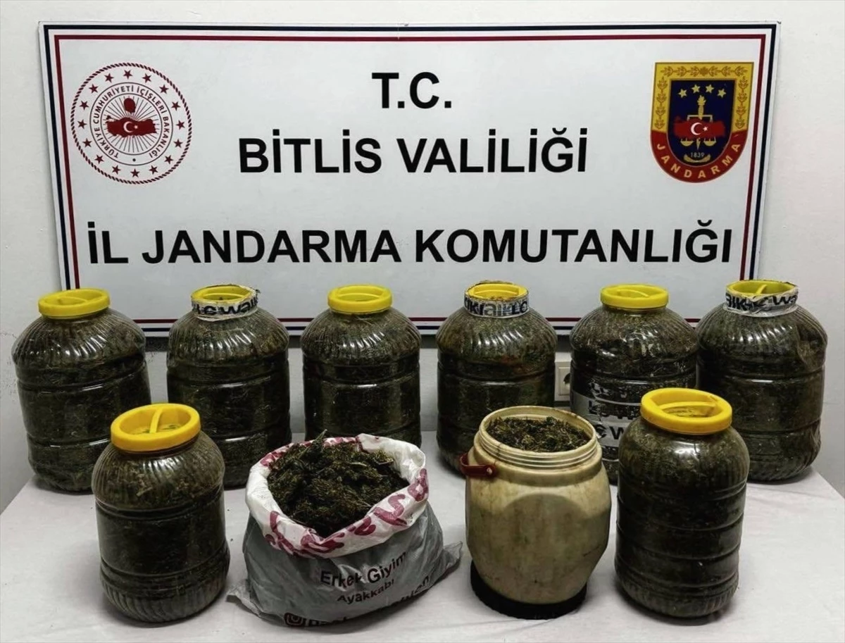 Bitlis Hizan\'da 11 kilo 450 gram skunk ele geçirildi, 2 kişi gözaltına alındı