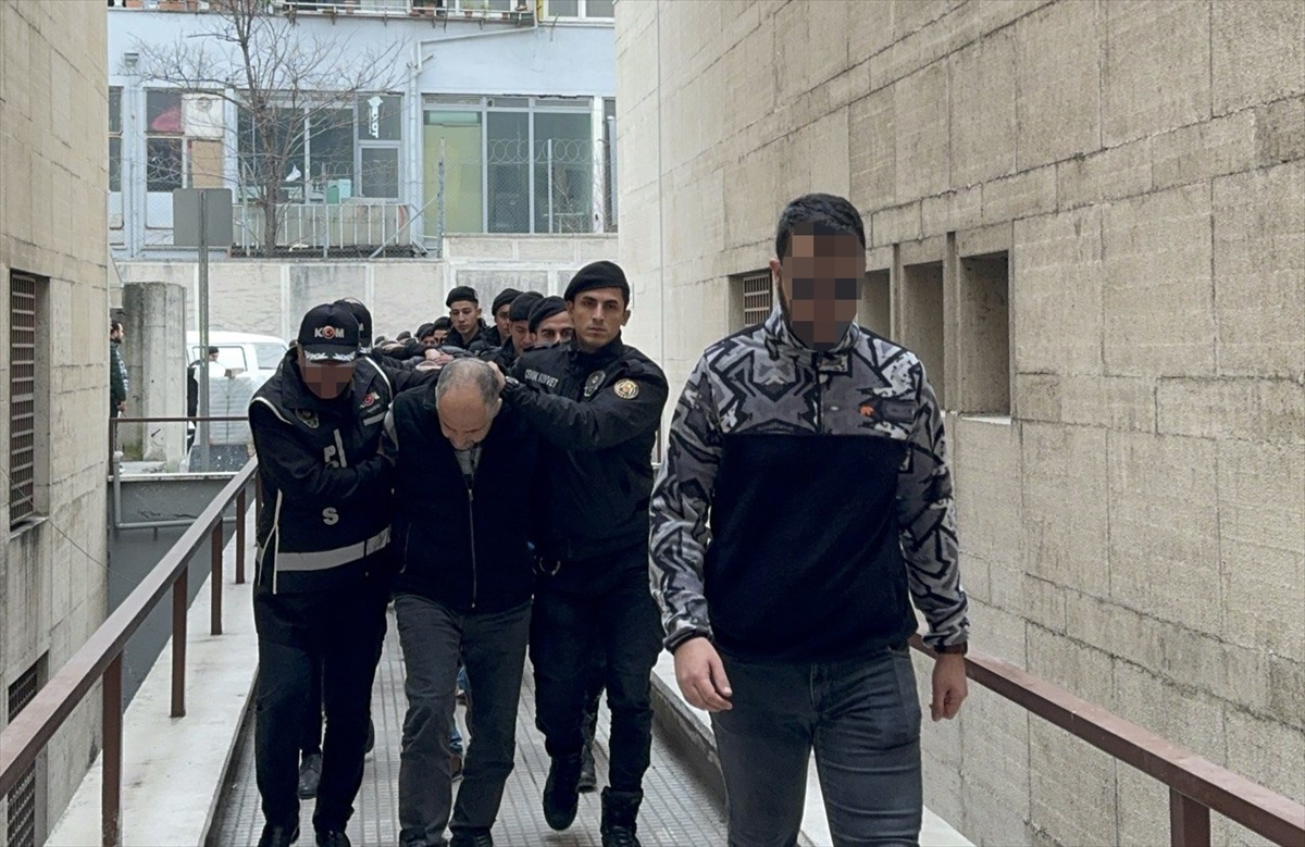 Bursa\'da 3 suç örgütüne yönelik operasyonda 22 şüpheli adliyeye sevk edildi