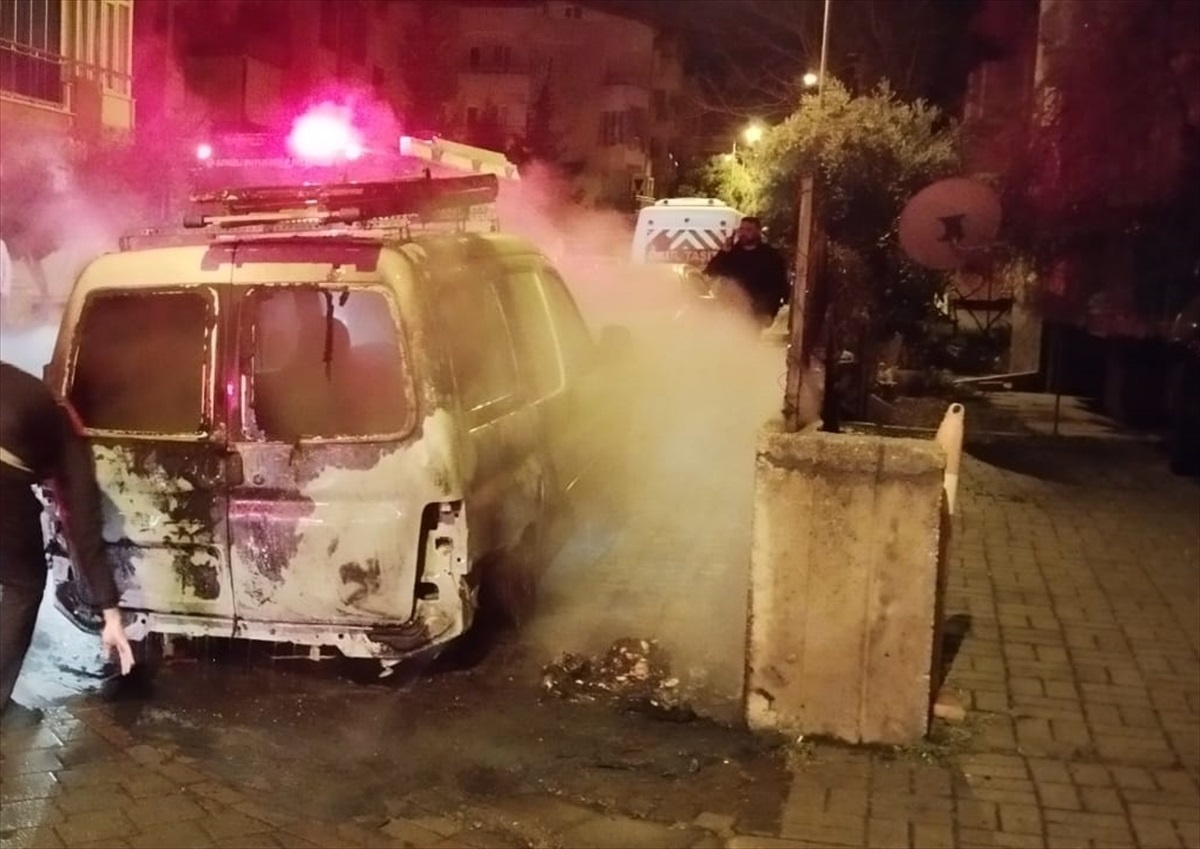 Denizli\'de 5 araç kundaklayan şüpheli gözaltına alındı