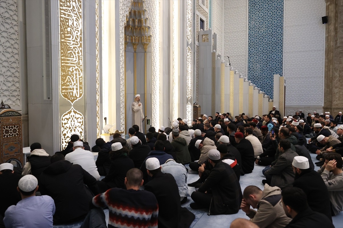 Diyanet İşleri Başkanı Ali Erbaş: Müslümanlar olarak güçlü olduğumuzda Gazze\'de, Filistin\'de katliam olamaz