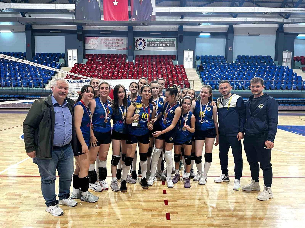 Düzce 1907 Spor Kulübü Midi Kızlar Voleybol Şampiyonu