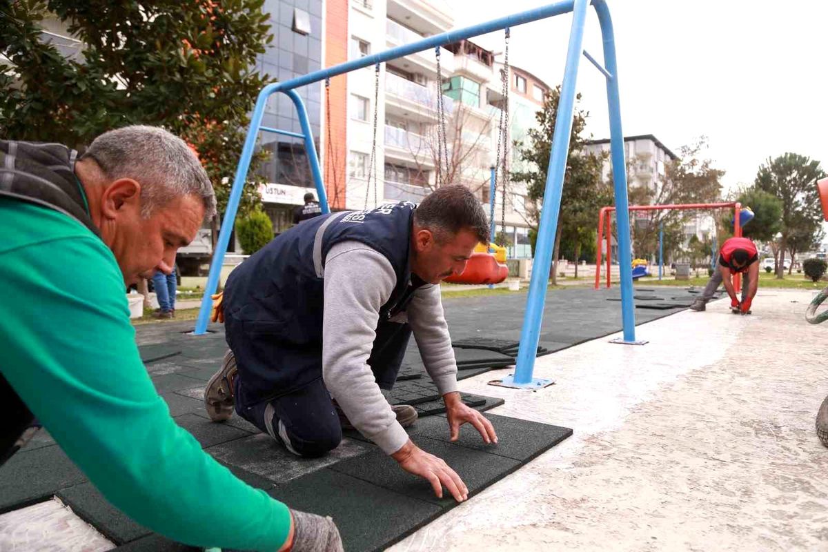 Efeler Belediyesi Parklarda Bakım ve Yenileme Çalışmalarına Devam Ediyor