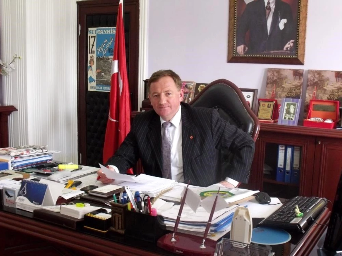 Eski Belediye Başkanı Ünal, Sultanhisar Belediye Başkanı Yıldırımkaya\'yı eleştirdi