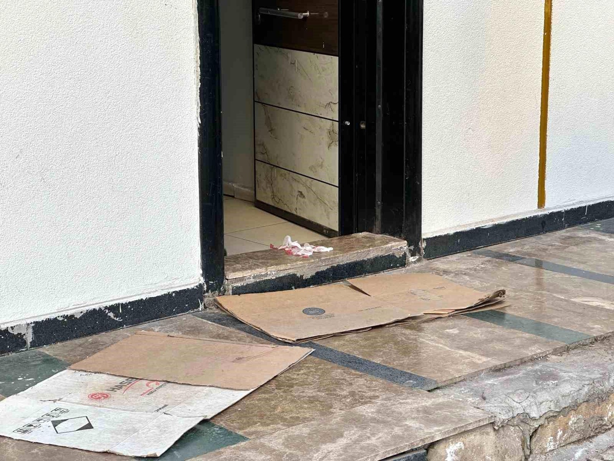Diyarbakır\'da eski sevgilisine ateş etmeye çalışan şahıs kendini vurdu
