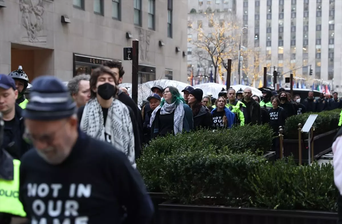 ABD Başkanı Joe Biden\'ı Protesto Eden Filistin Destekçisi Aktivistler Gözaltına Alındı