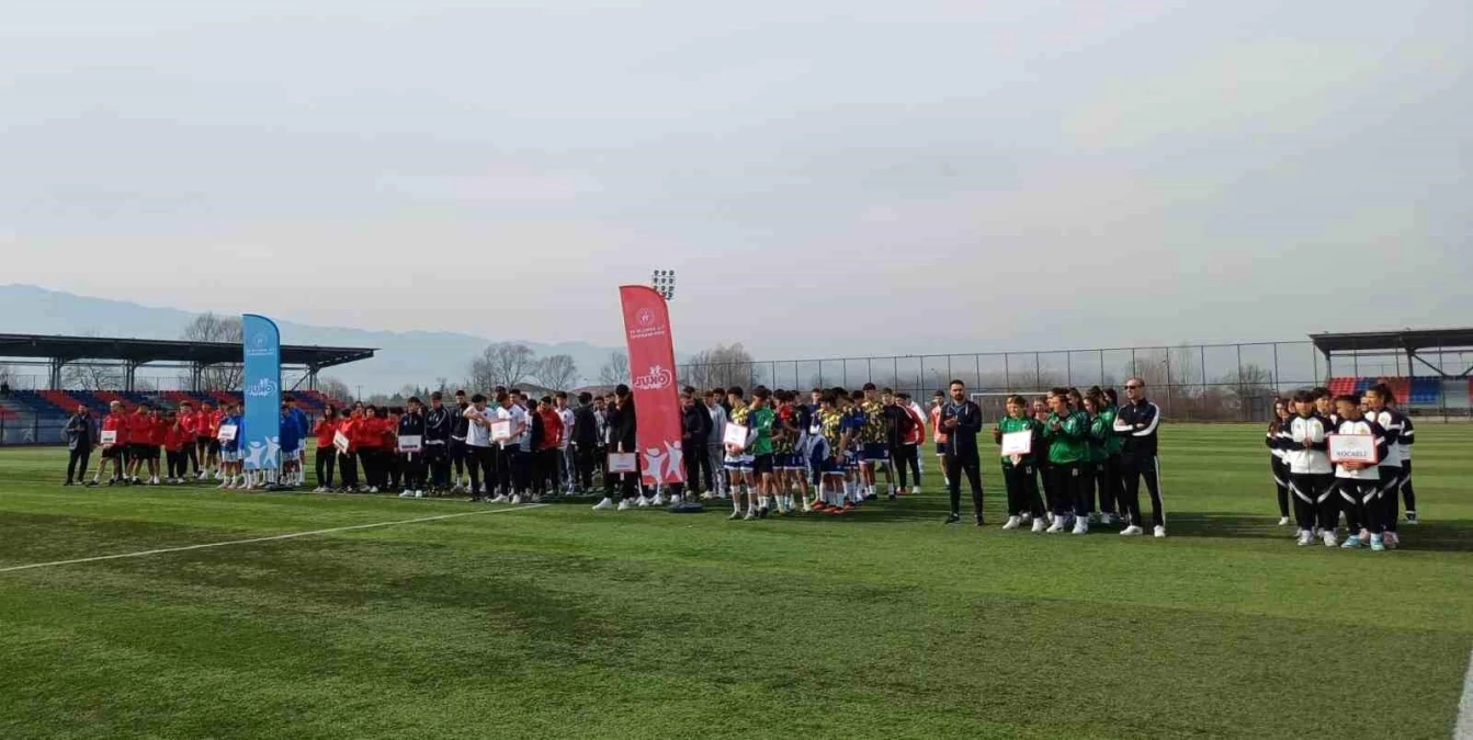 Düzce Okul Sporları Futbol Yarı Final Müsabakaları Başladı