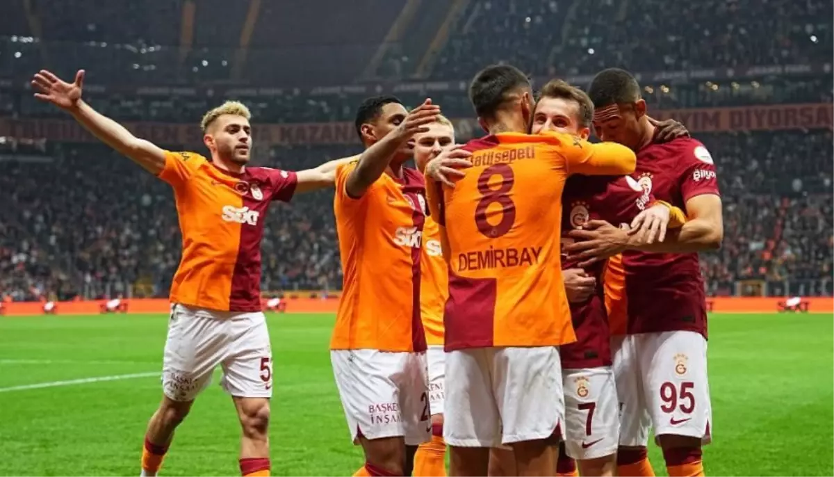 Galatasaray, Antalyaspor\'u 2-1 mağlup ederek liderliği sürdürdü