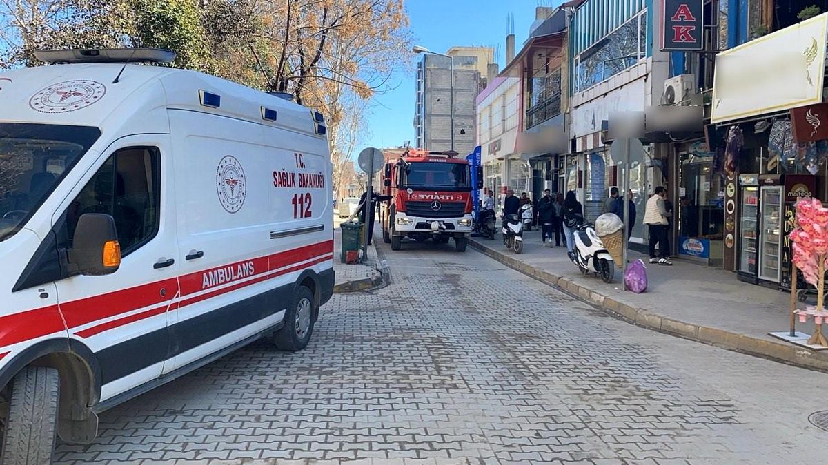 Adıyaman\'da Döner Dükkanında Çıkan Yangında 2 Kişi Yaralandı