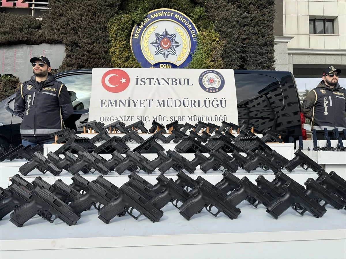 İstanbul\'da düzenlenen operasyonlarda 432 tabanca ele geçirildi