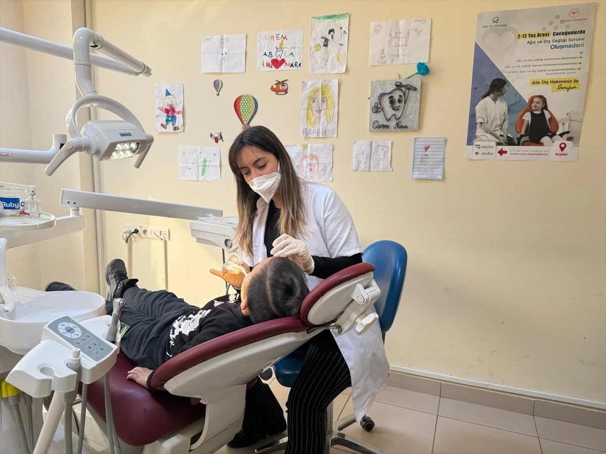 Kırşehir\'de Aile Diş Hekimliği Uygulamasıyla 4 Bin 500 Çocuk Muayene Edildi
