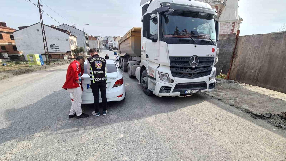 Arnavutköy\'de Makas Atan Kamyon Sürücüsüne İdari Para Cezası