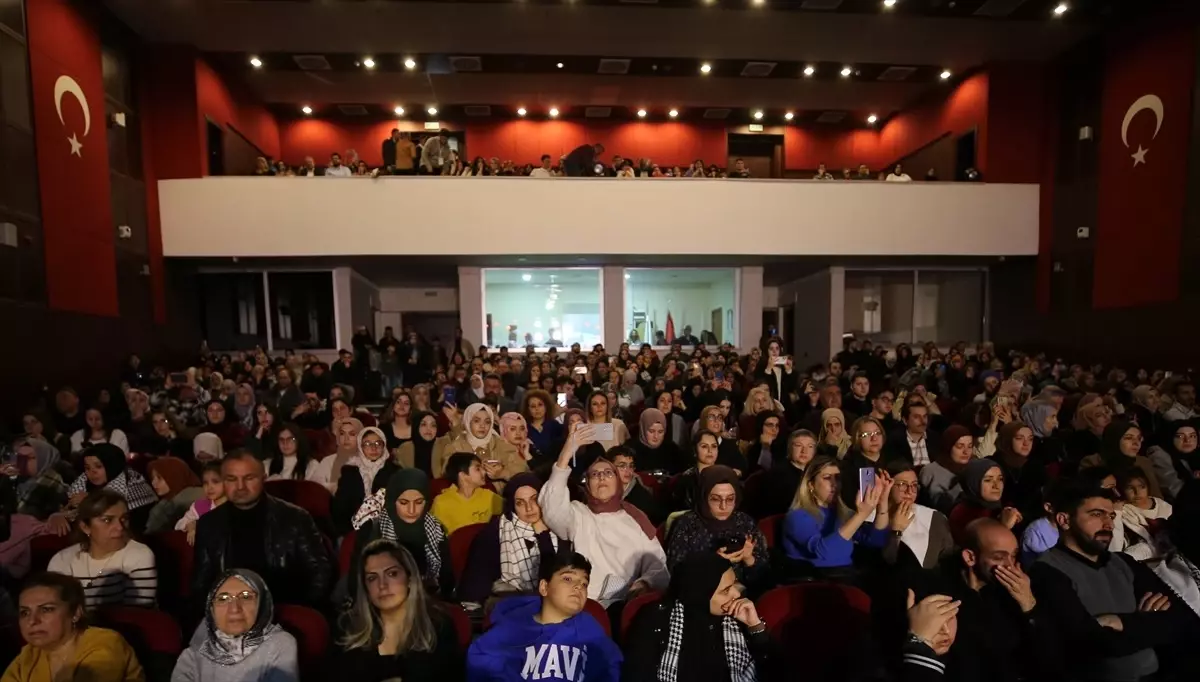 Mardin\'de düzenlenen konserde sanatçılar Gazze\'ye destek verdi