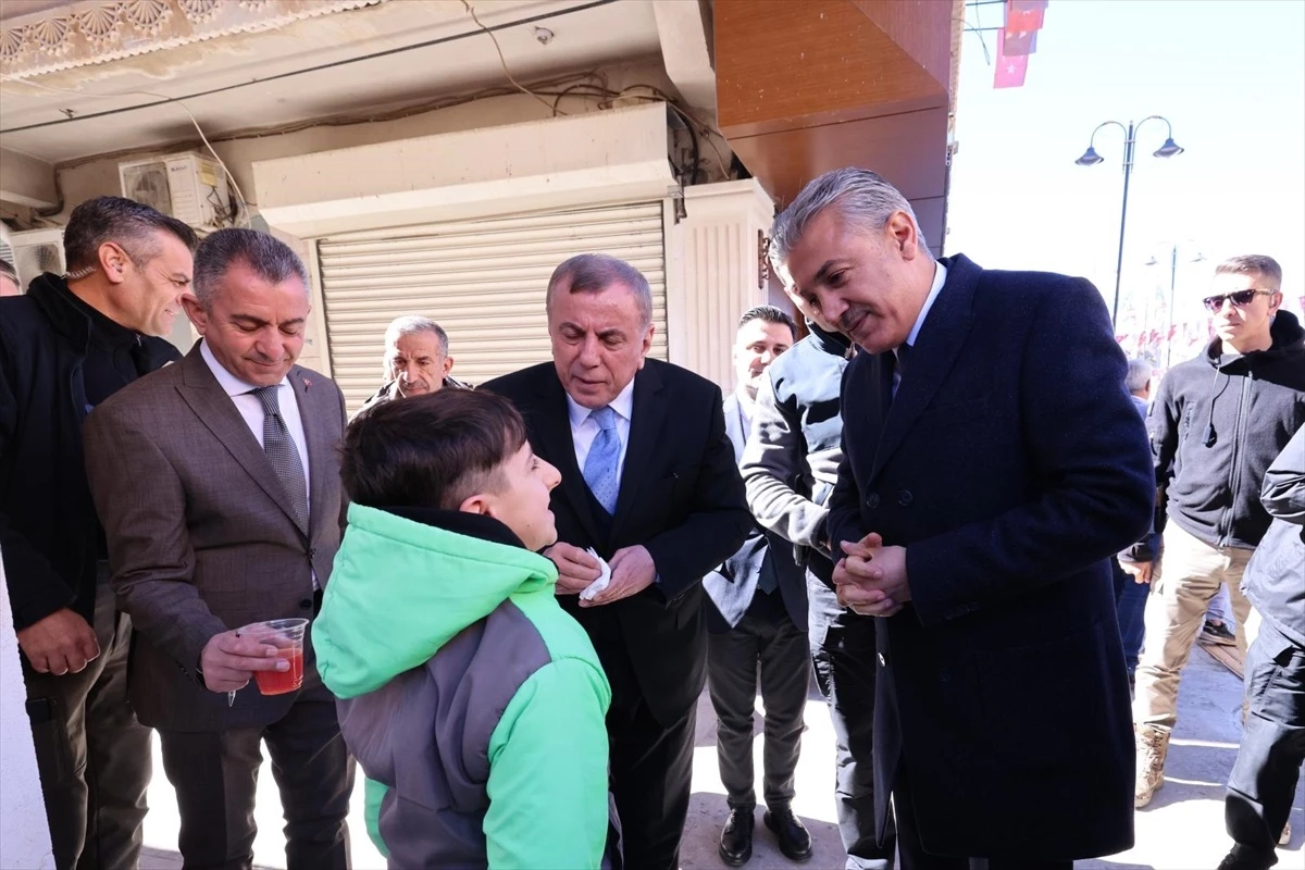 Mardin Valisi ve Büyükşehir Belediye Başkan Vekili Tuncay Akkoyun, Midyat\'ta ziyaretler gerçekleştirdi